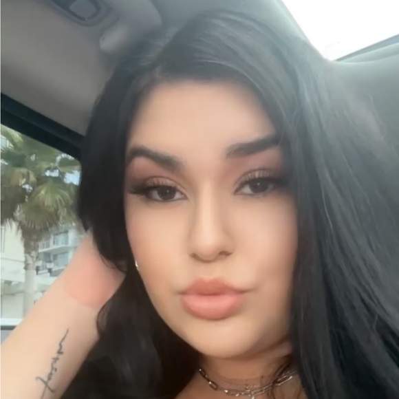 Meet your Posher, Christine - Picture 1 of 1